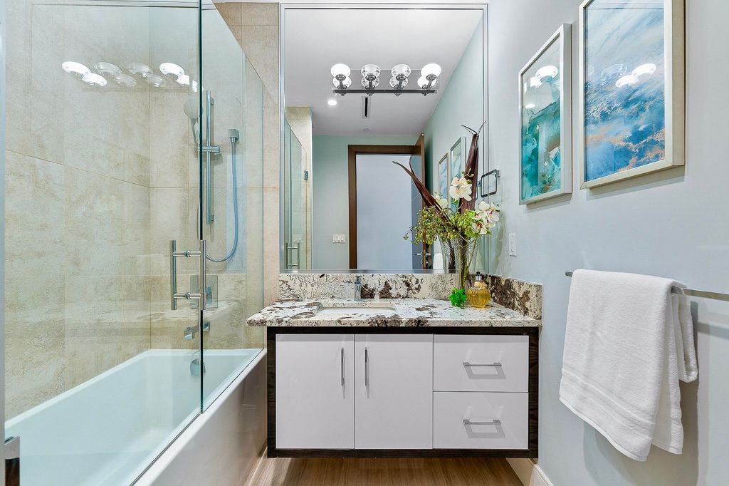 listing image 1101663306710403074