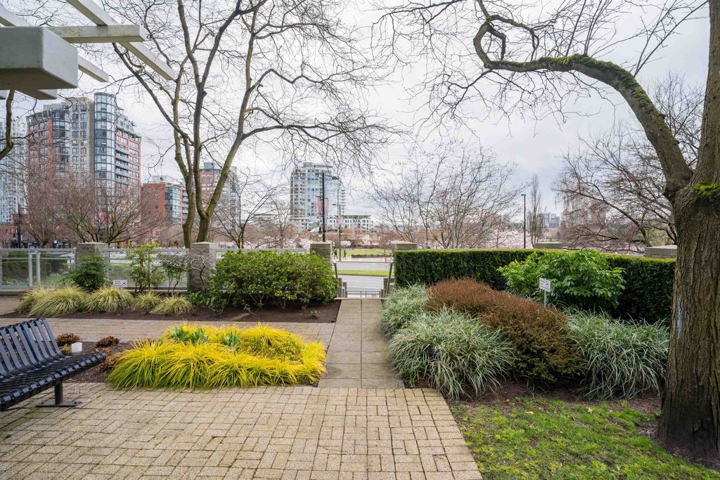 listing image 1107447707082177742