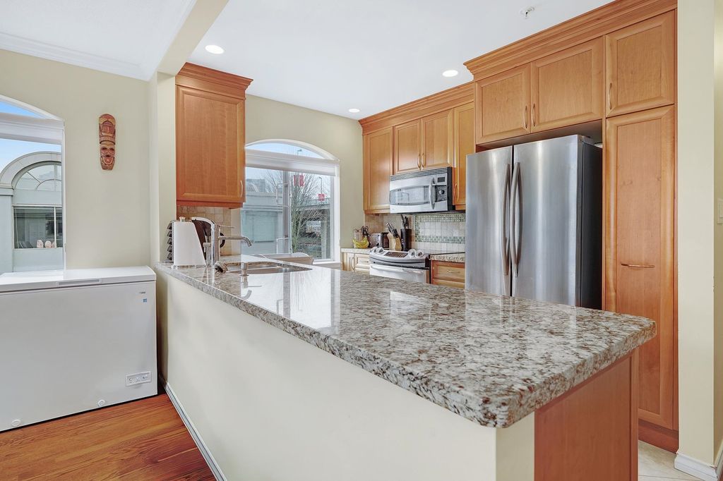 listing image 1106746412827463578