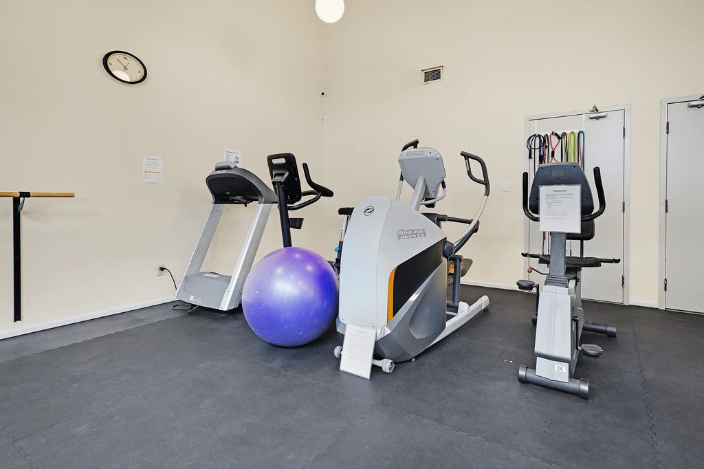 listing image 1100060957047196733