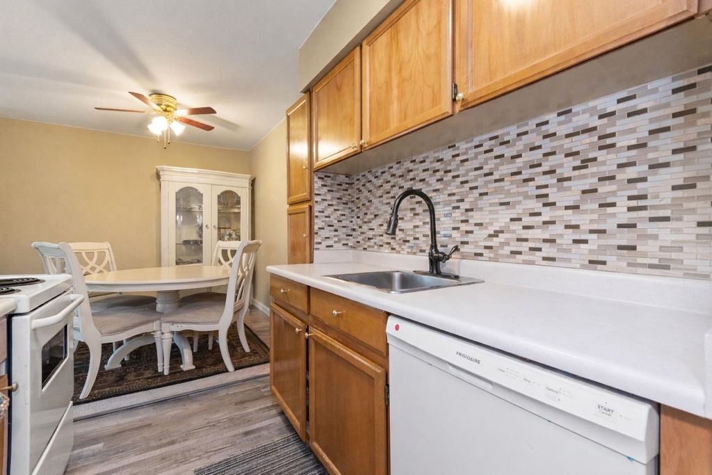 Photo of 46210 Margaret Avenue #6, Chilliwack, BC V2P 2G9 (MLS # R3104274)