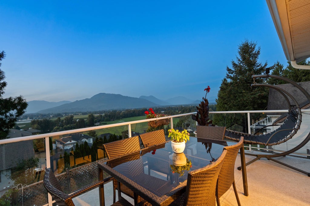 Photo of 47465 Swallow Crescent, Chilliwack, BC V2P 7P8 (MLS # R3168890)