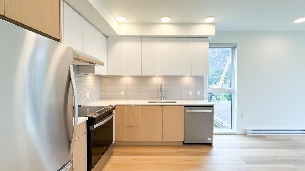 listing image 1103980866753185501