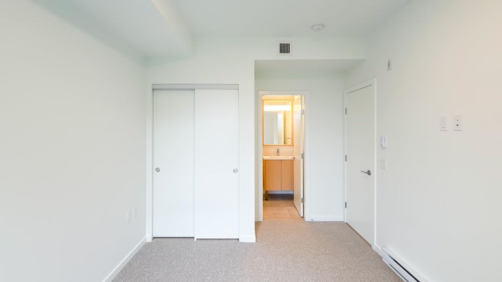 listing image 1105478135289117374