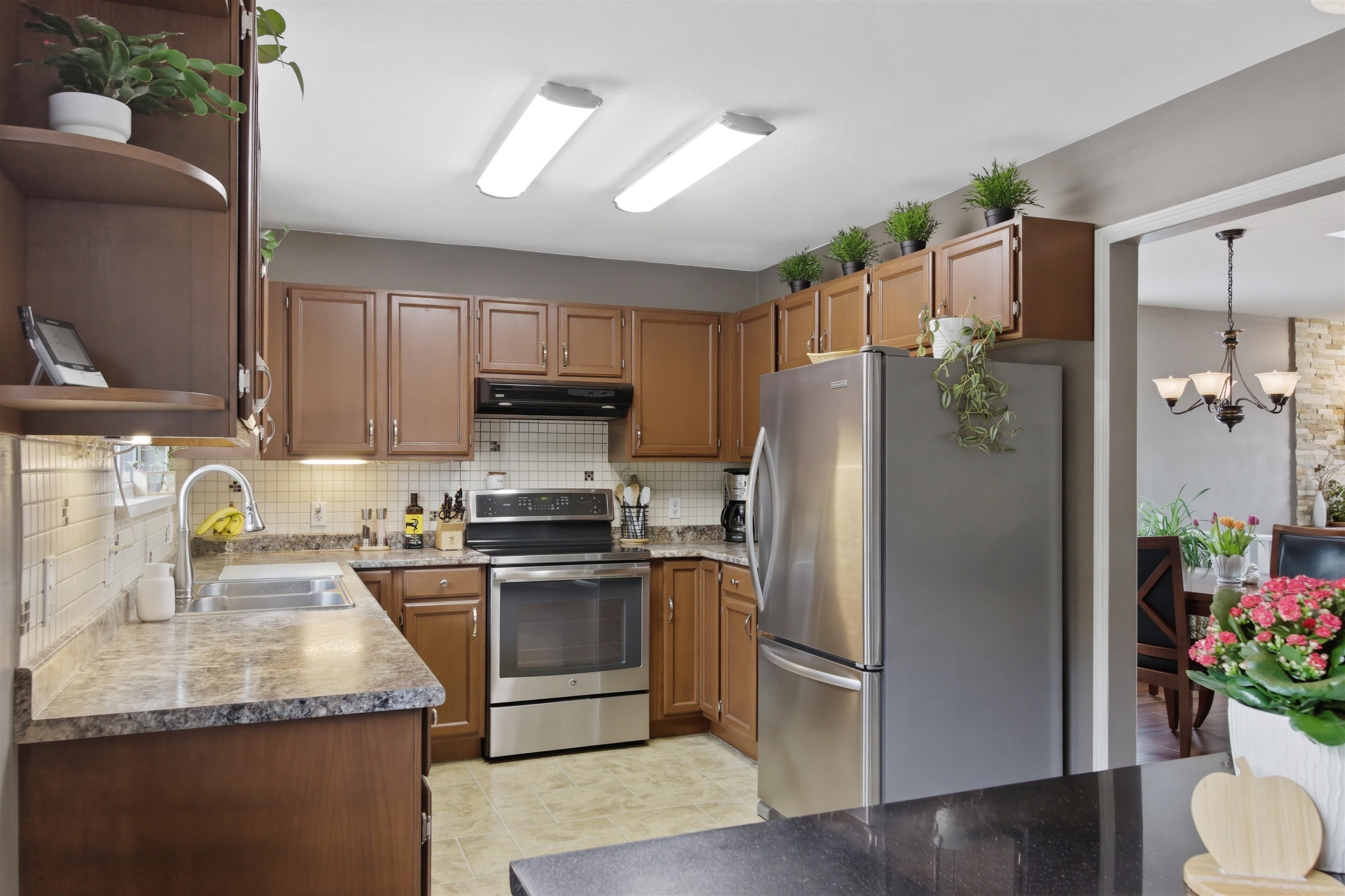 20492 Walnut Crescent