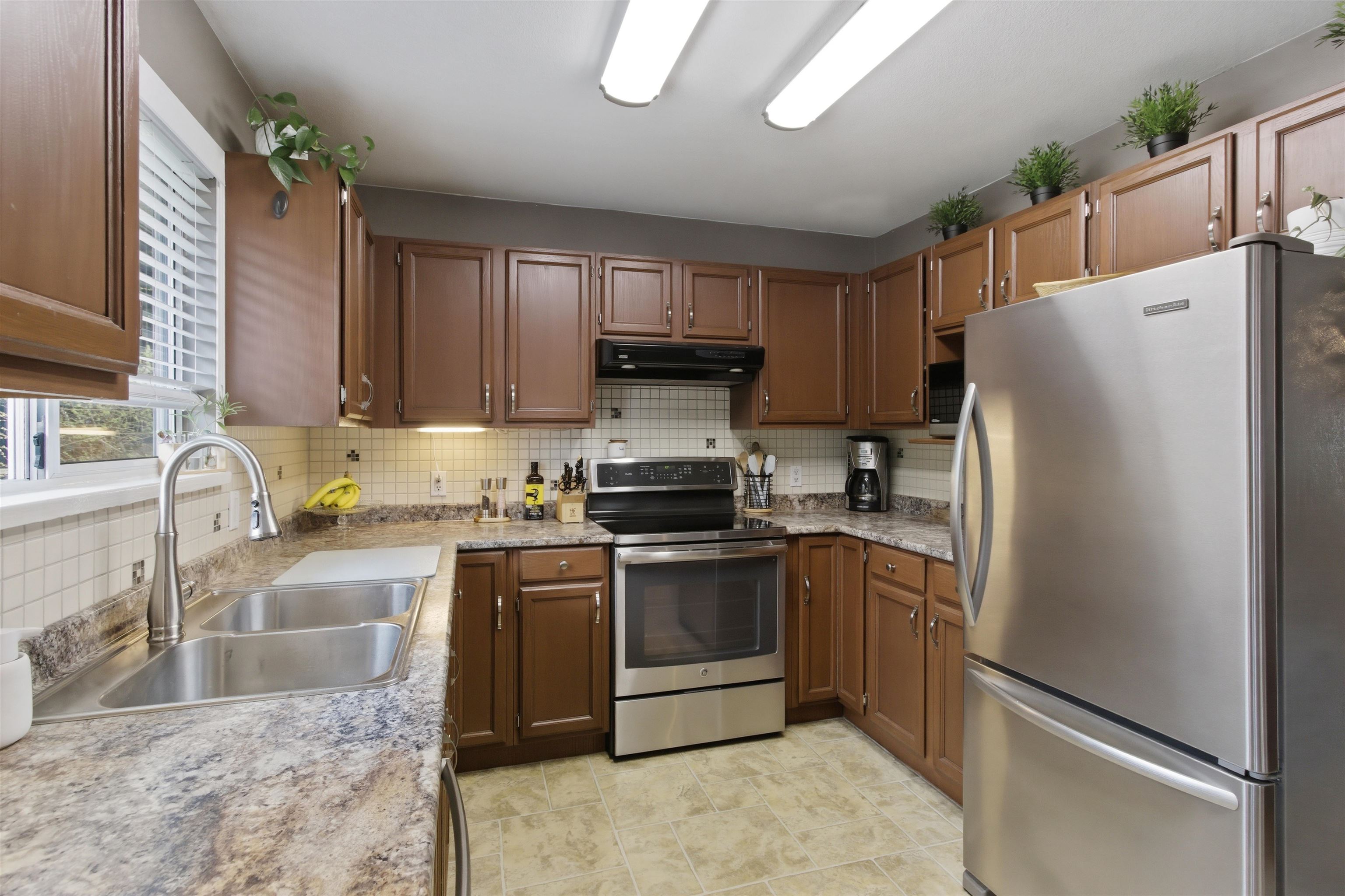 20492 Walnut Crescent