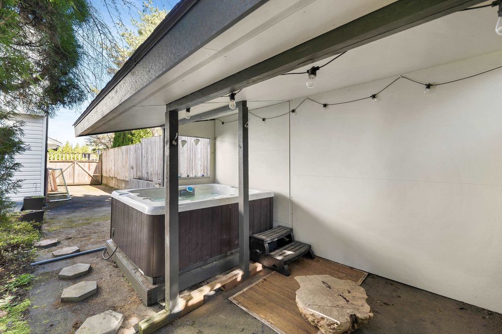 listing image 1103258255677943760