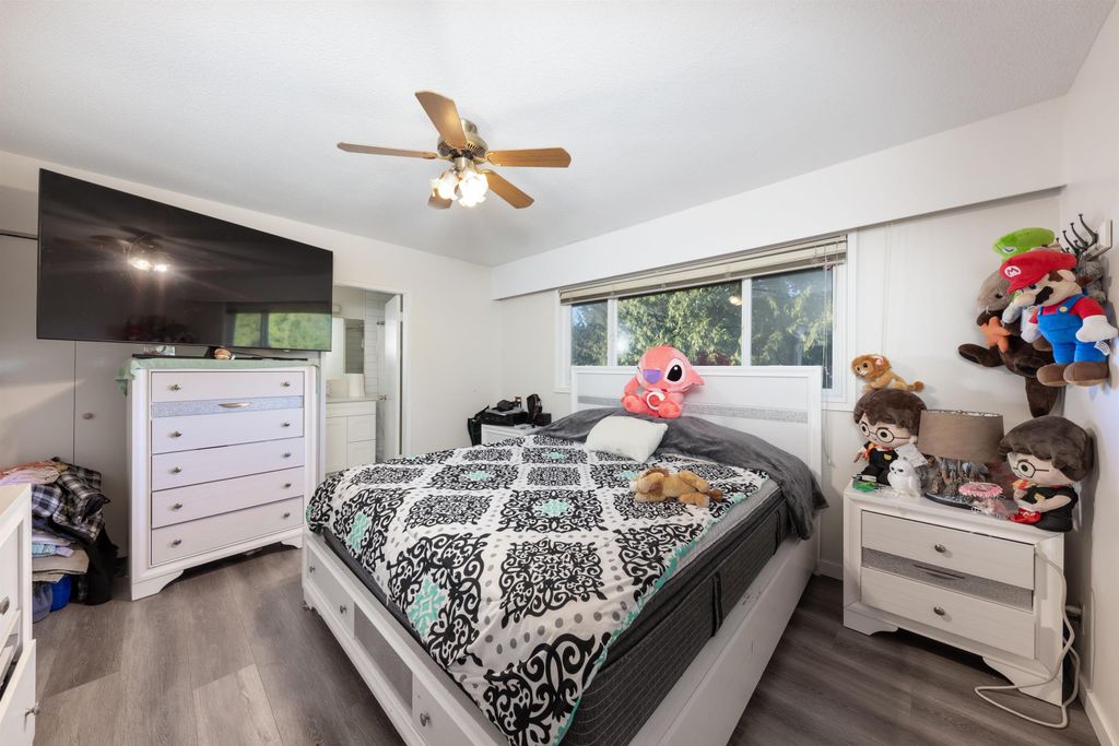 listing image 1101560383512129085