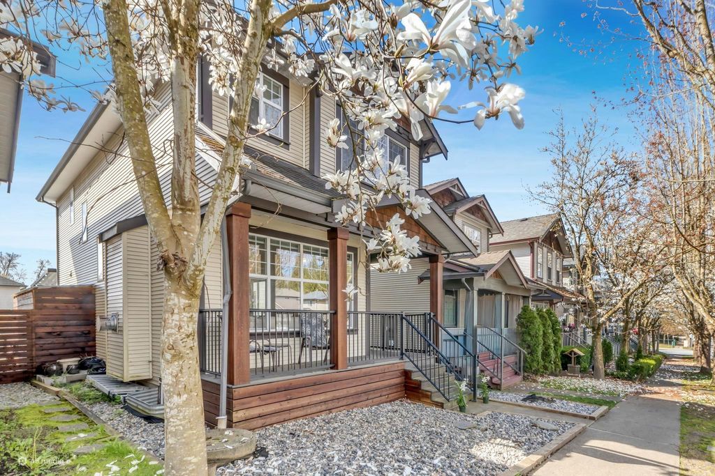 Photo of 24326 102b Avenue, Maple Ridge, BC V2W 1Y2 (MLS # R3110816)