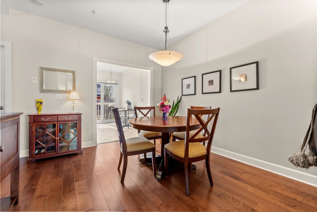 listing image 1106958573385837840