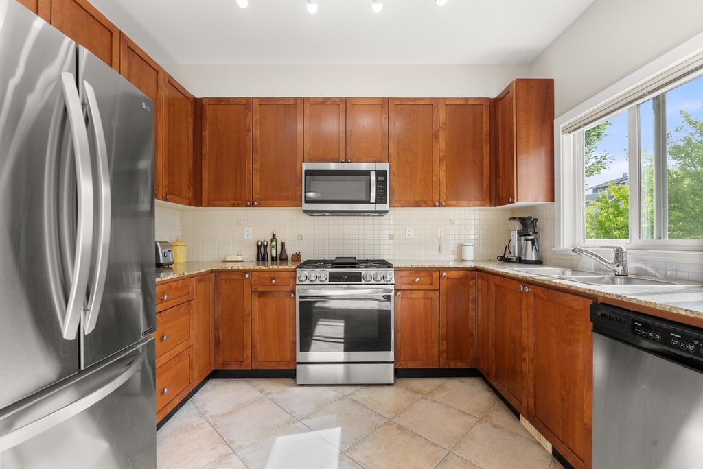 listing image 1104309955128567557