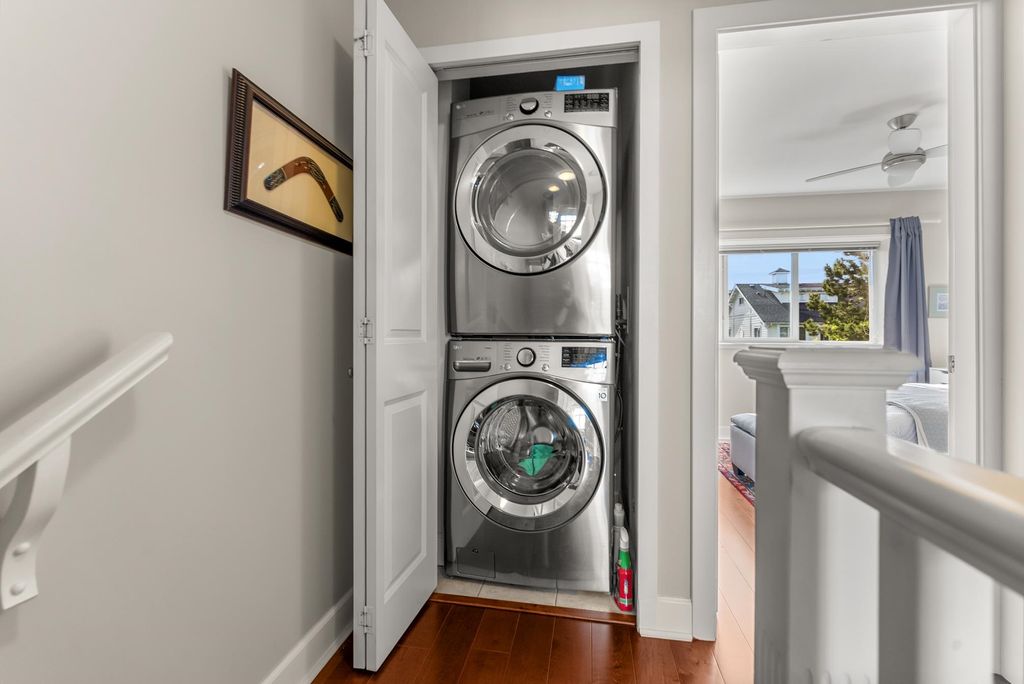 listing image 1105358916104536886