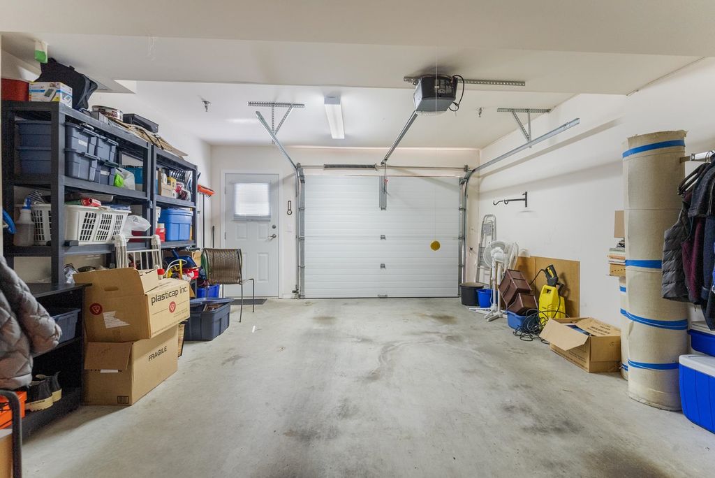 listing image 1106641057800375561