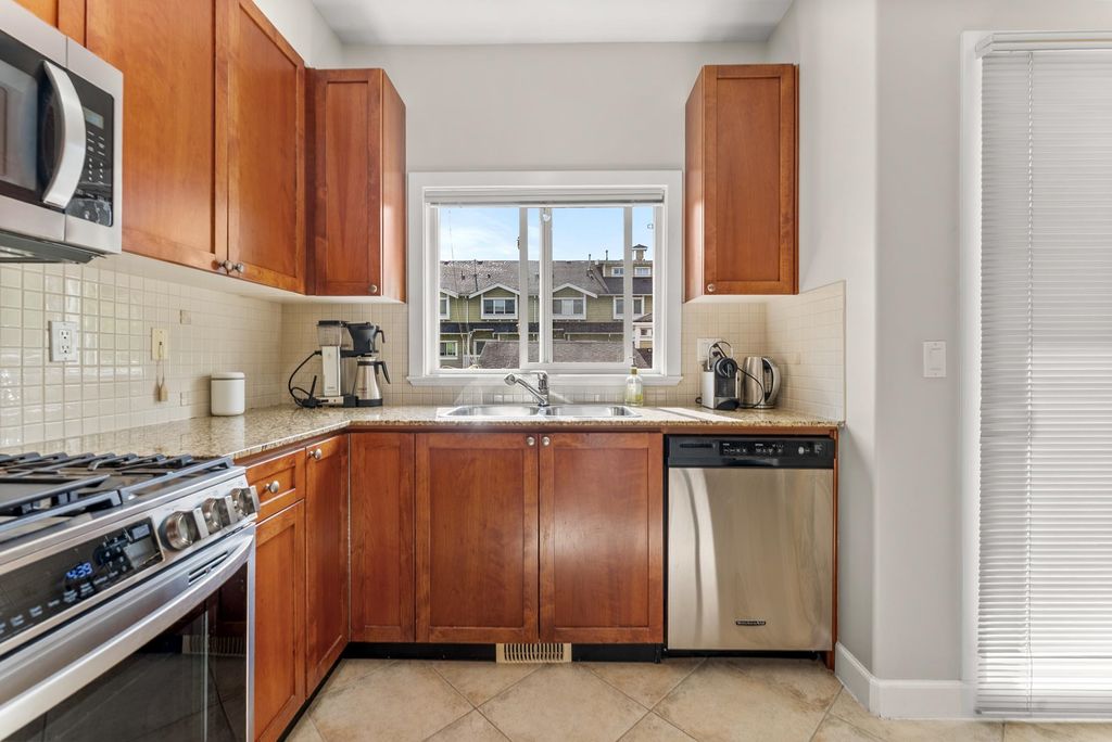 listing image 1109231515639997290