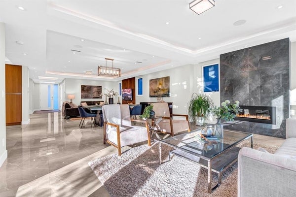 4470 Capilano Rd, North Vancouver, BC 4