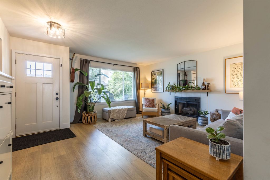 Photo of 9537 214a Street, Langley, BC V1M 1T4 (MLS # R3124038)