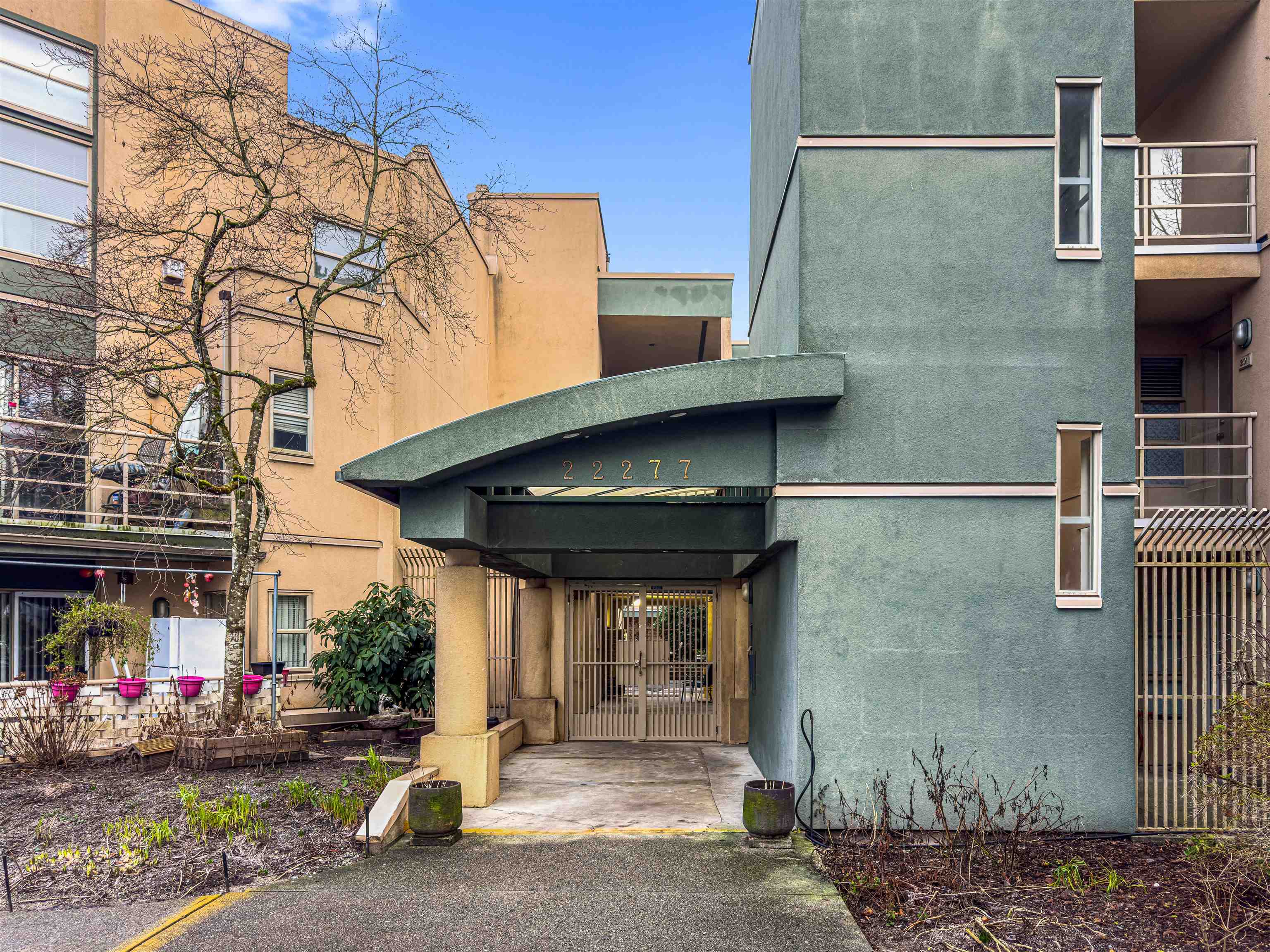 22277 122 Avenue 101