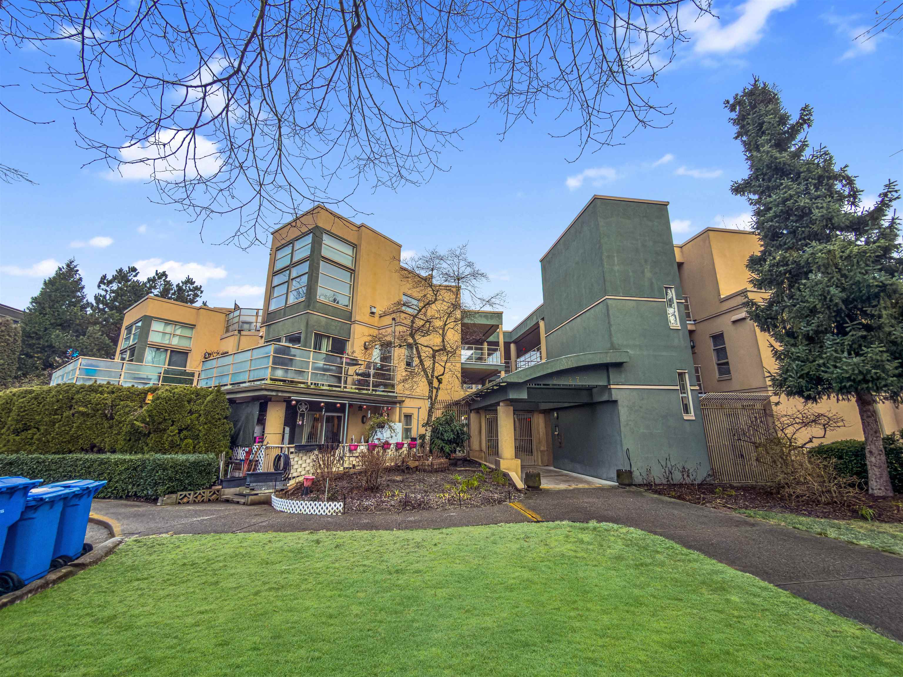 22277 122 Avenue 101