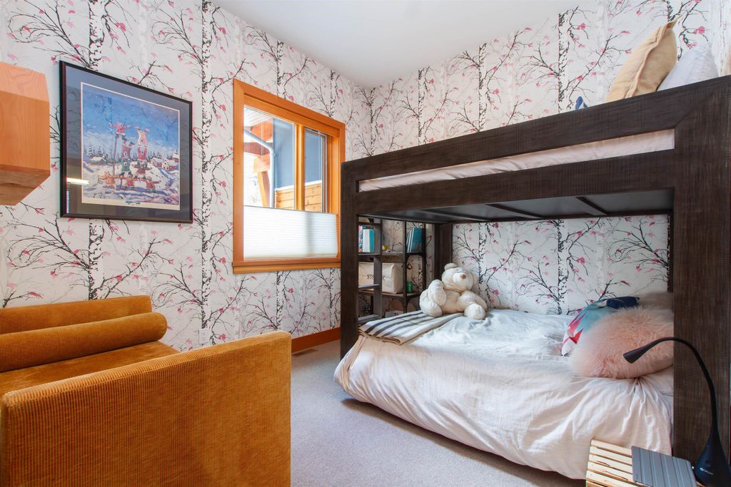 listing image 1107001805360602565