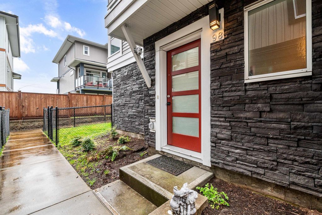 Photo of 8413 Midtown Way #98, Chilliwack, BC V2P 0G7 (MLS # R3101003)