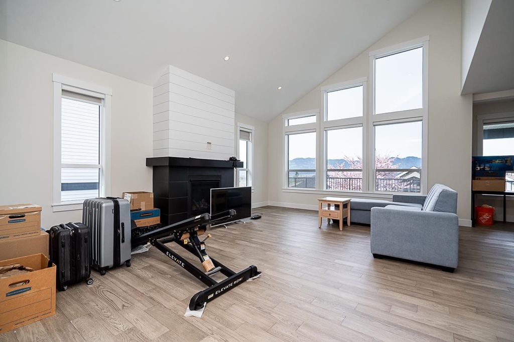 Photo of 51049 Coleraine Avenue, Chilliwack, BC V4Z 0C1 (MLS # R3103772)