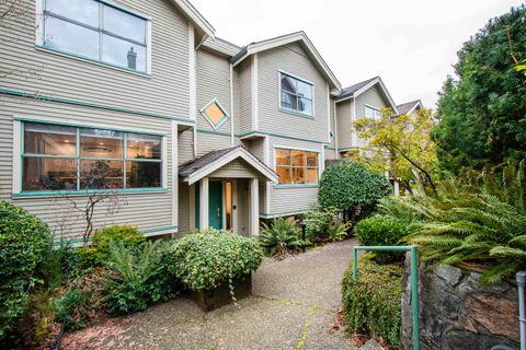 229 E 8th Street 5 North Vancouver BC V7L 1Y9