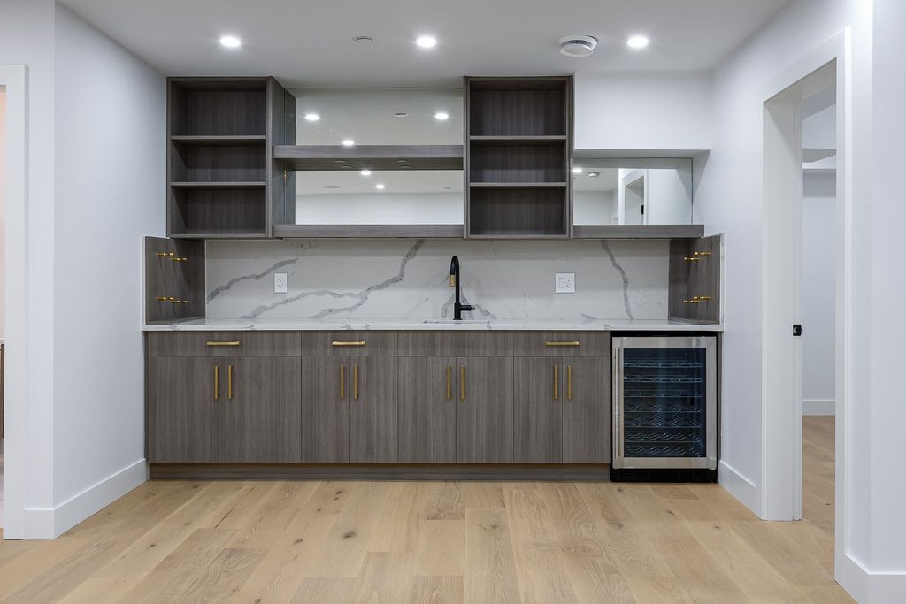listing image 1101840009491103692