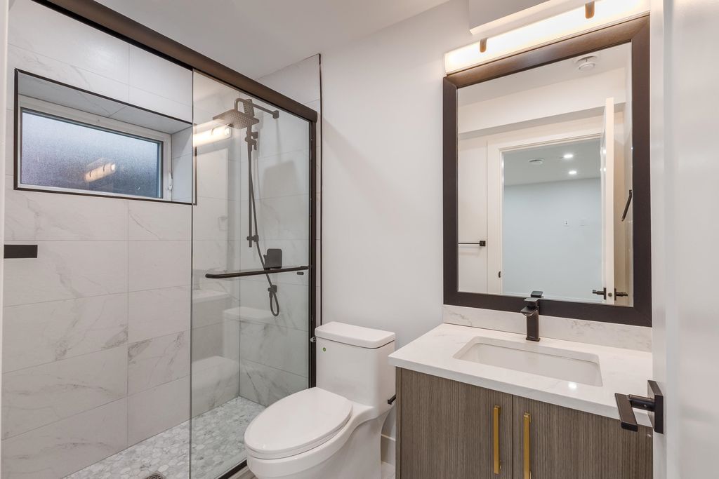 listing image 1109298729809996994