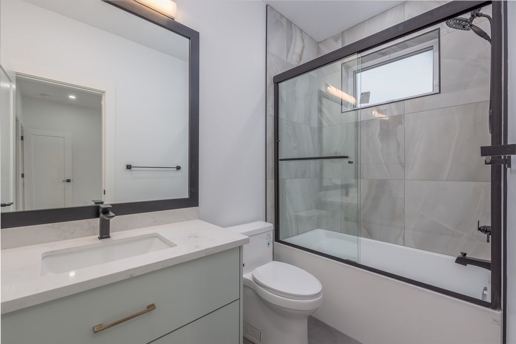 listing image 1109438036331226820