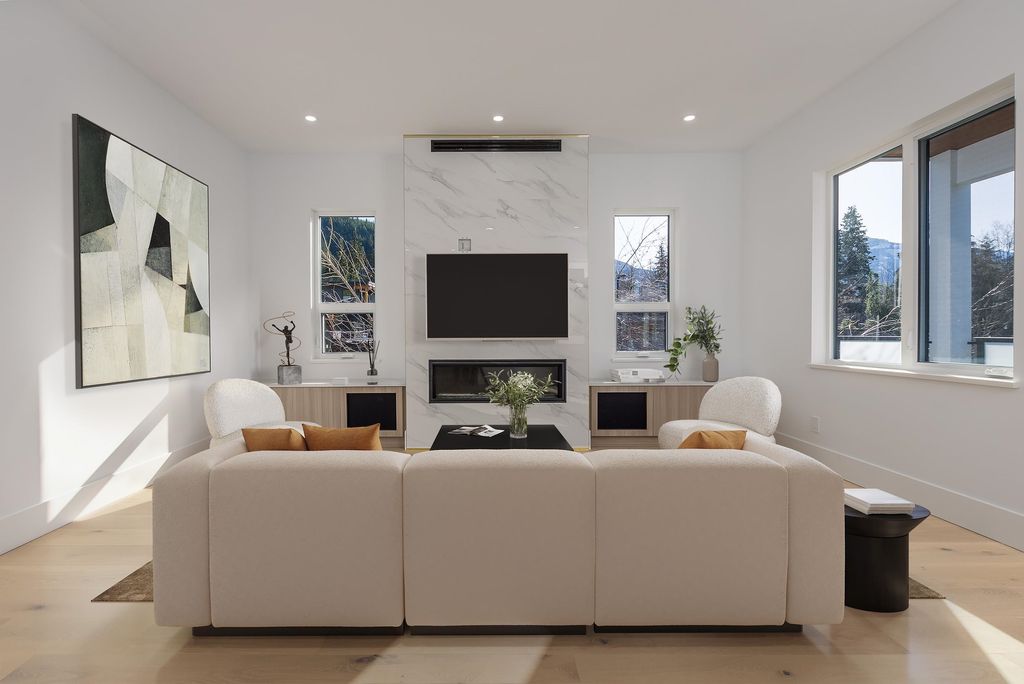 listing image 1101680649290543559