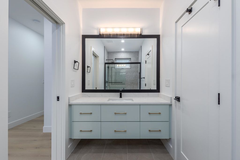 listing image 1100465961143597590