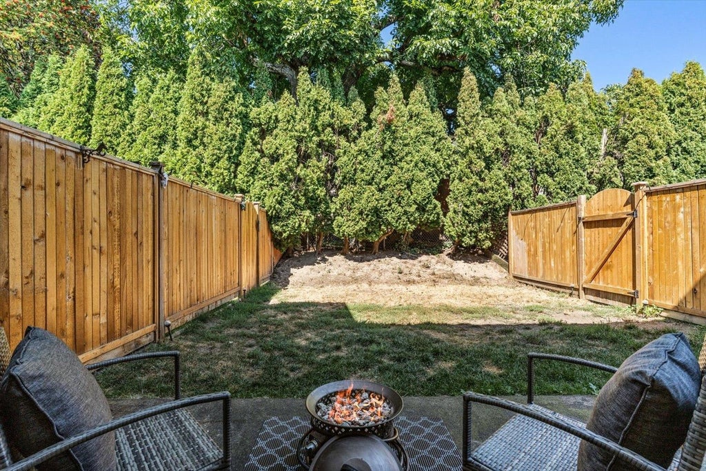 Photo of 45927 Lewis Avenue #7, Chilliwack, BC V2P 3C3 (MLS # R3158079)