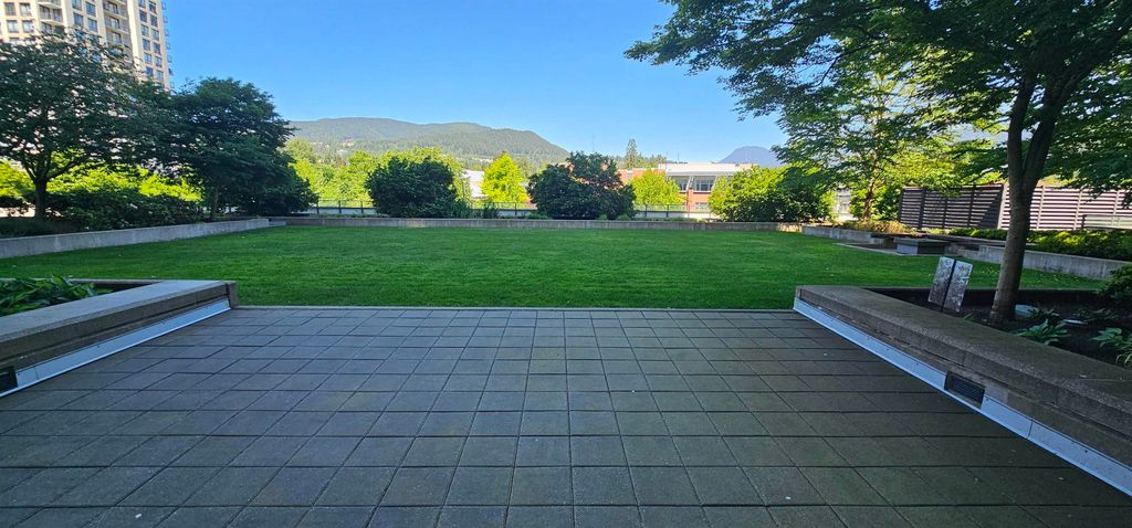 listing image 1103769324324887850