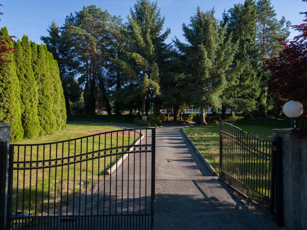 Photo of 21480 18 Avenue, Langley, BC V2Z 2G1 (MLS # R3166289)
