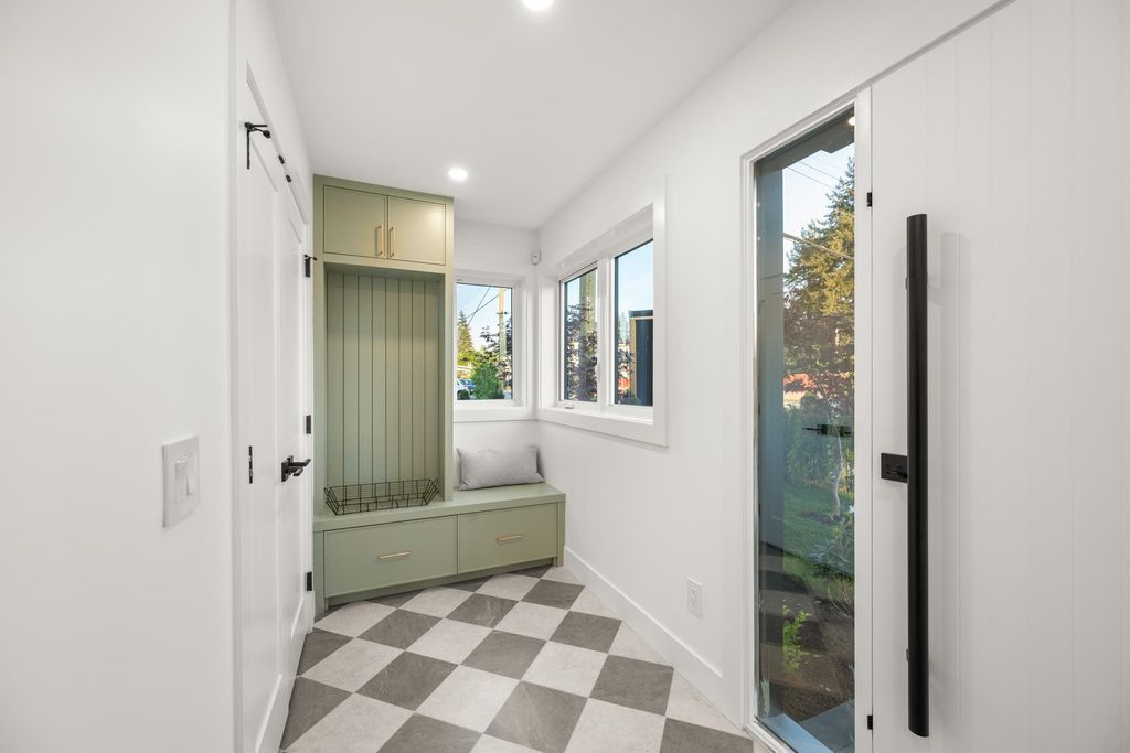 Photo of 2491 Lynden Street #1, Abbotsford, BC V2T 3C3 (MLS # R3147148)