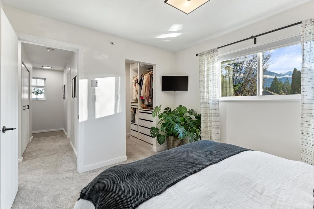 listing image 1109313993510342114