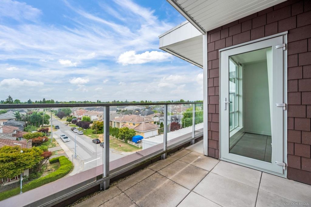 listing image 1101589376292378845