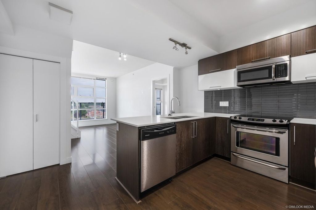 listing image 1106234056572917245