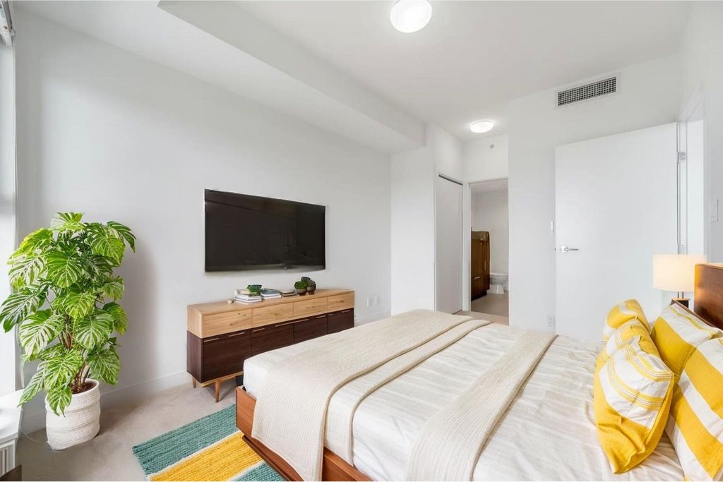 listing image 1101178728000514444