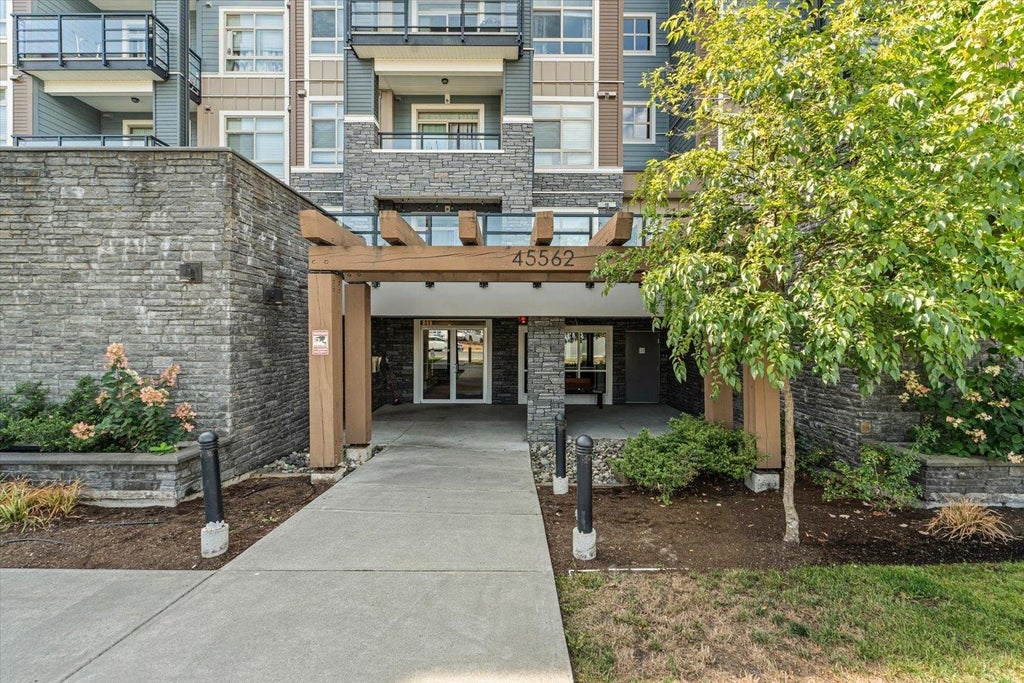 Photo of 45562 Airport Road #501, Chilliwack, BC V2P 0J8 (MLS # R3160026)