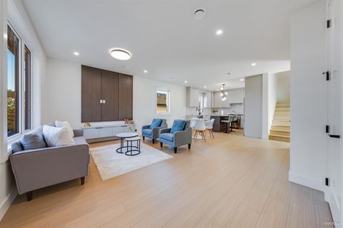 4211 Graveley Street 2 Burnaby BC V5C 3T7