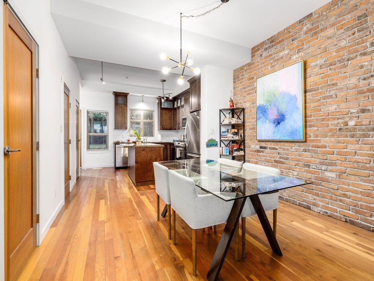 250 Salter Street 123