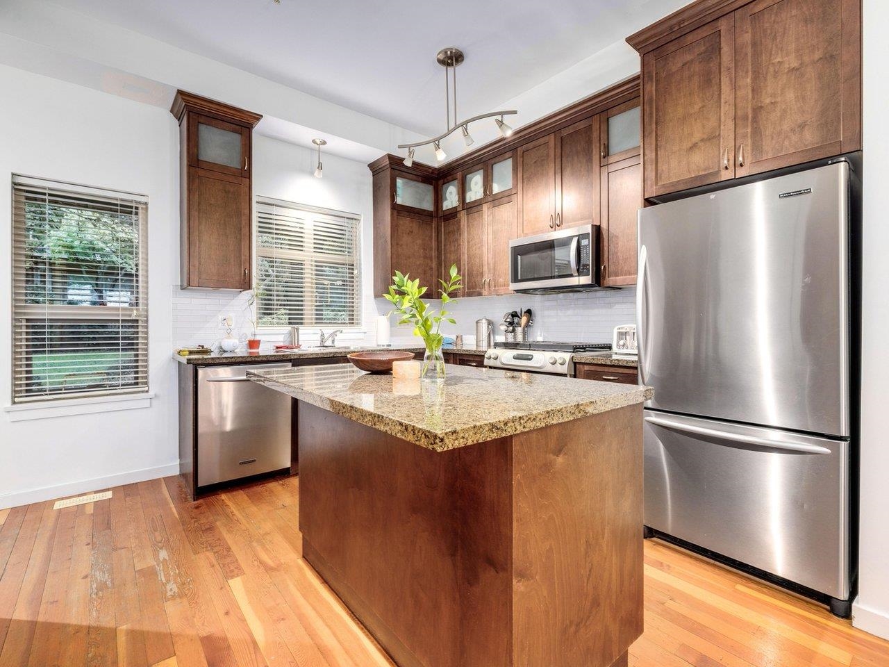 250 Salter Street 123