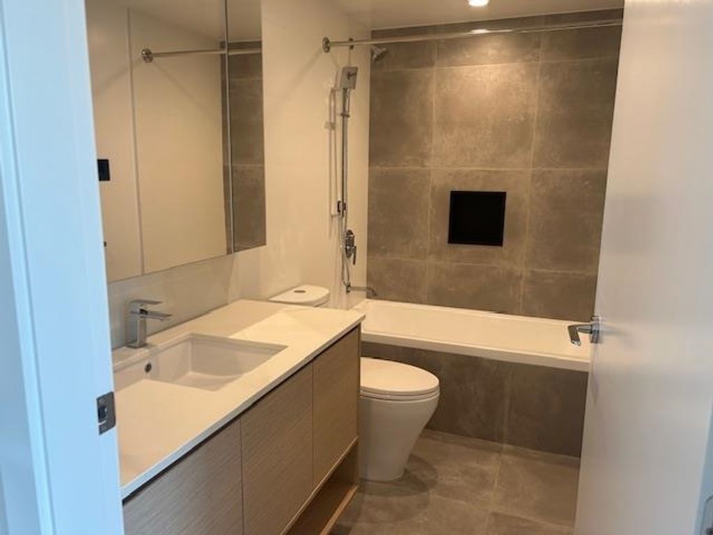 listing image 1109783948677396194