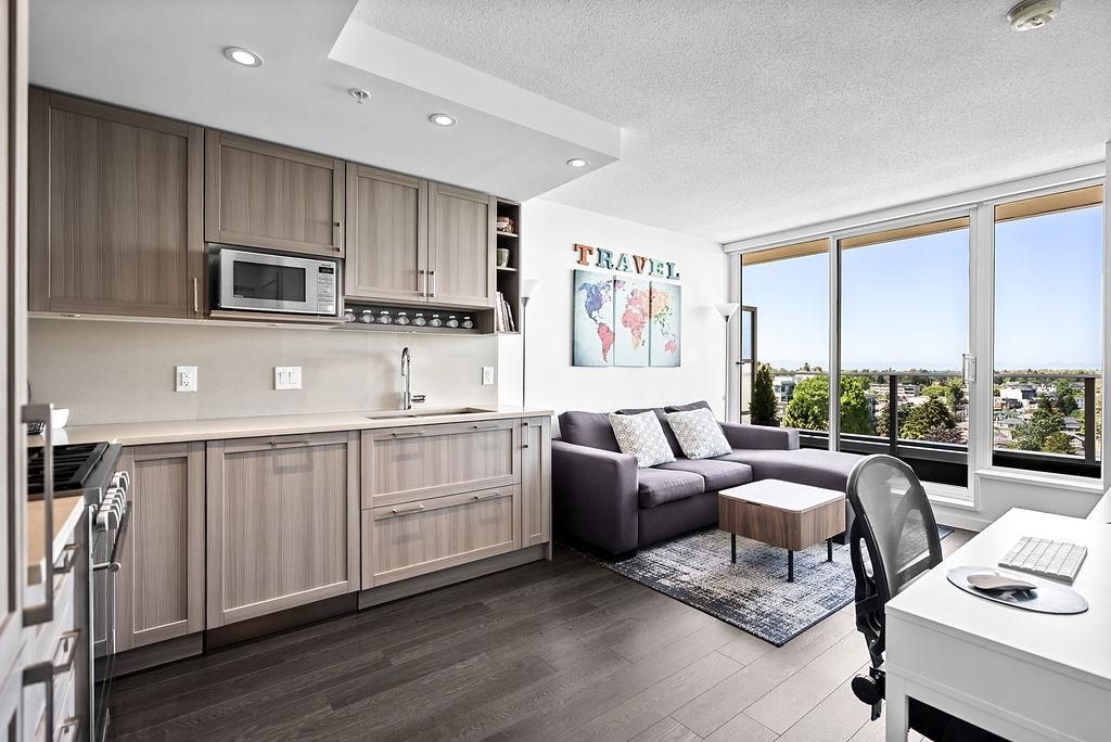 listing image 1101766745479290243