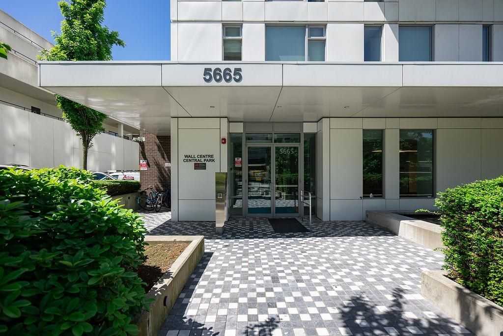 listing image 1108161606101174445