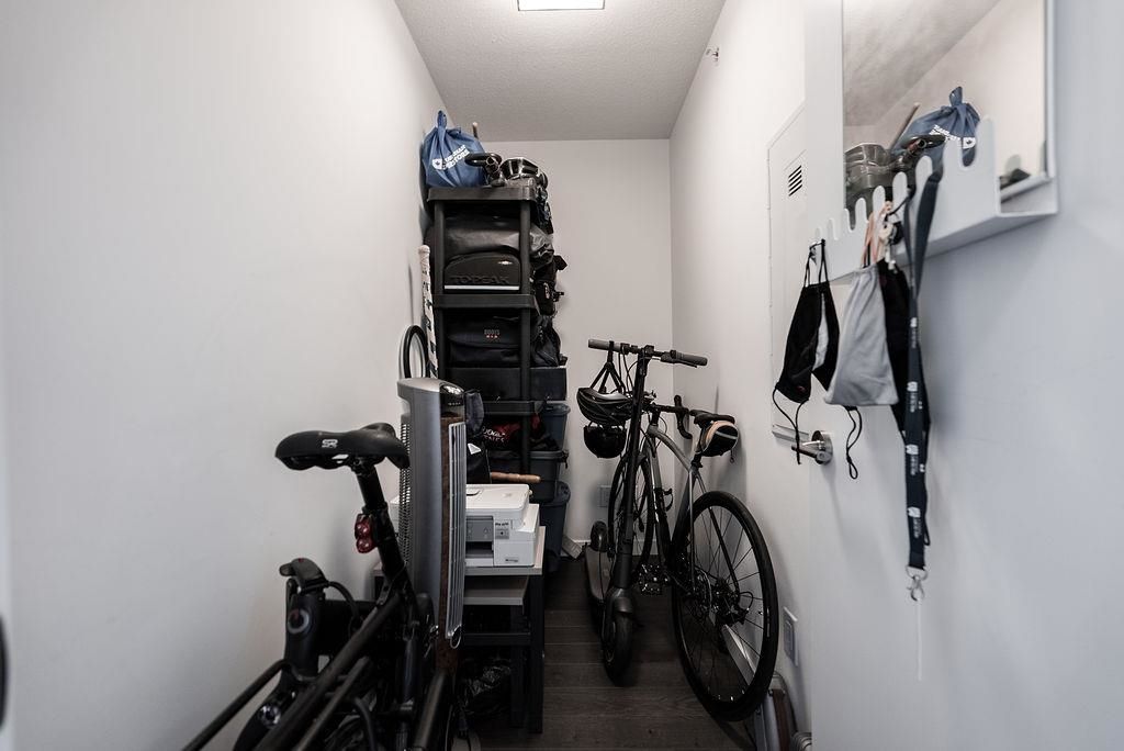 listing image 1106465464480499236