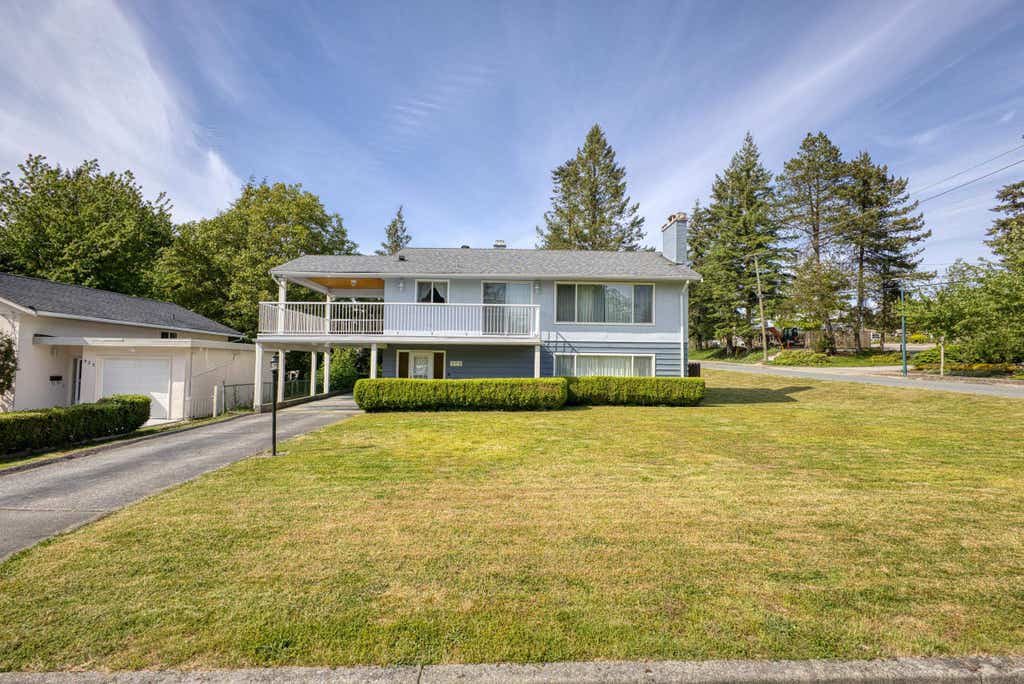 929 GROVER AVENUE