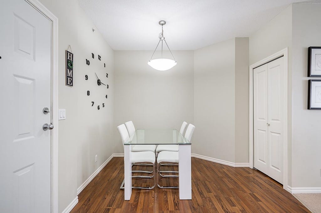 Photo of 2581 Langdon Street #408, Abbotsford, BC V2T 7A3 (MLS # R3153763)