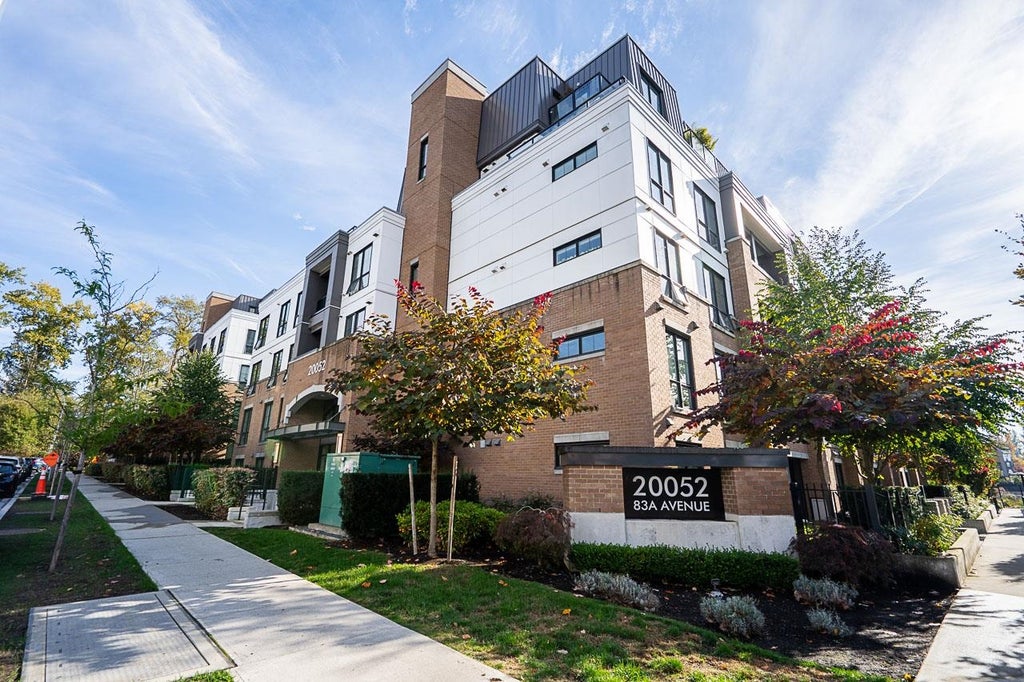 Photo of 20052 83a Avenue #404, Langley, BC V2Y 3P4 (MLS # R3177900)